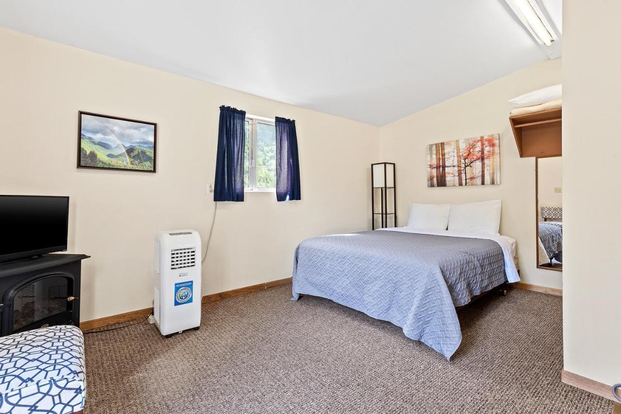Harney Camp Cabins Hill City Buitenkant foto