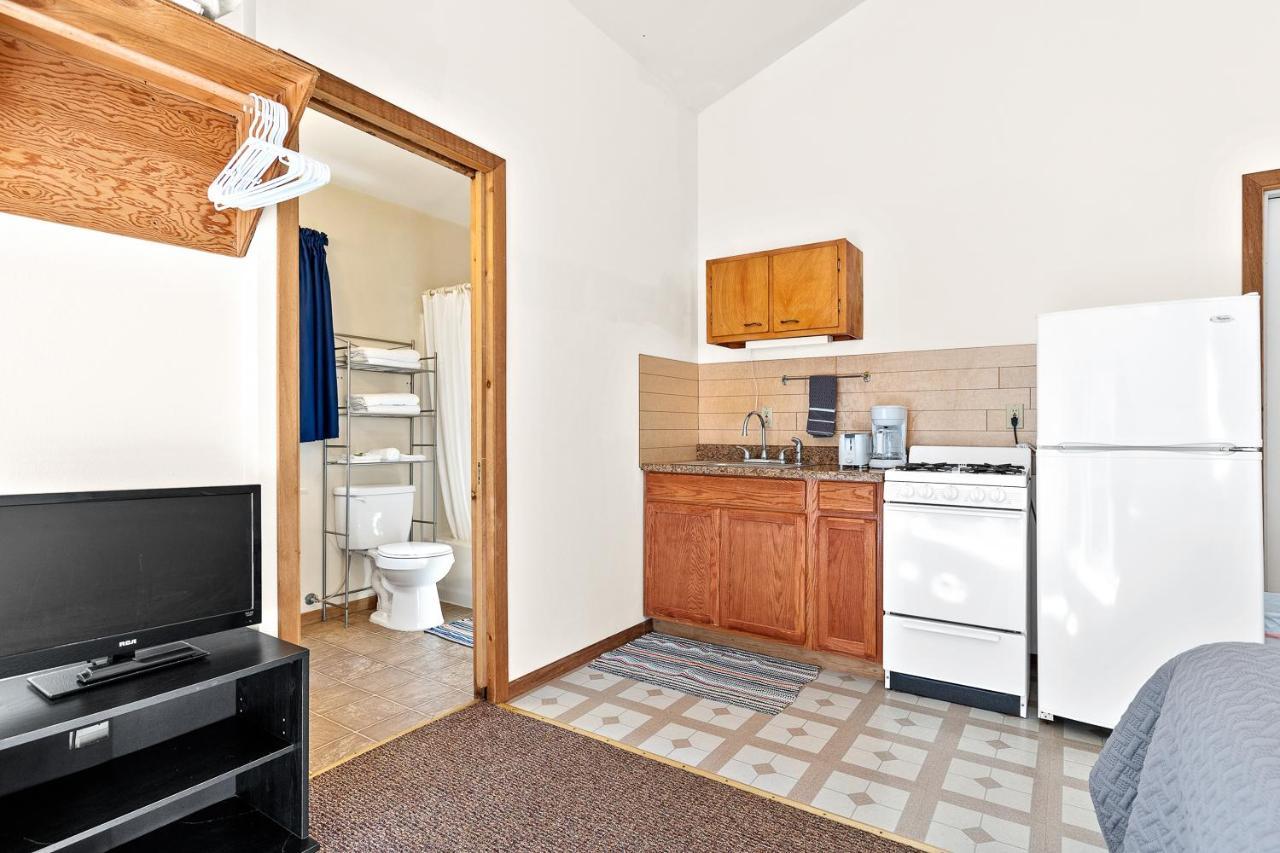 Harney Camp Cabins Hill City Buitenkant foto