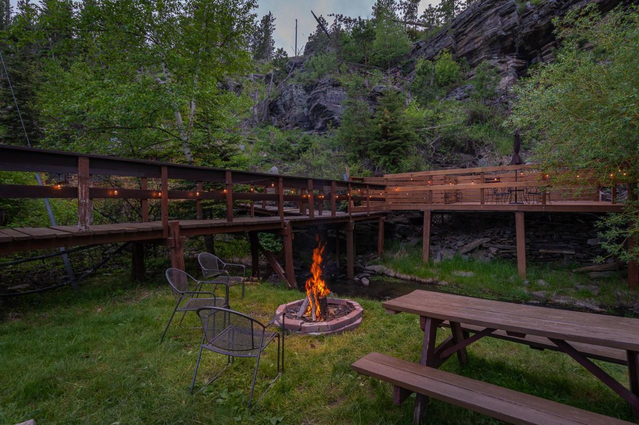 Harney Camp Cabins Hill City Buitenkant foto